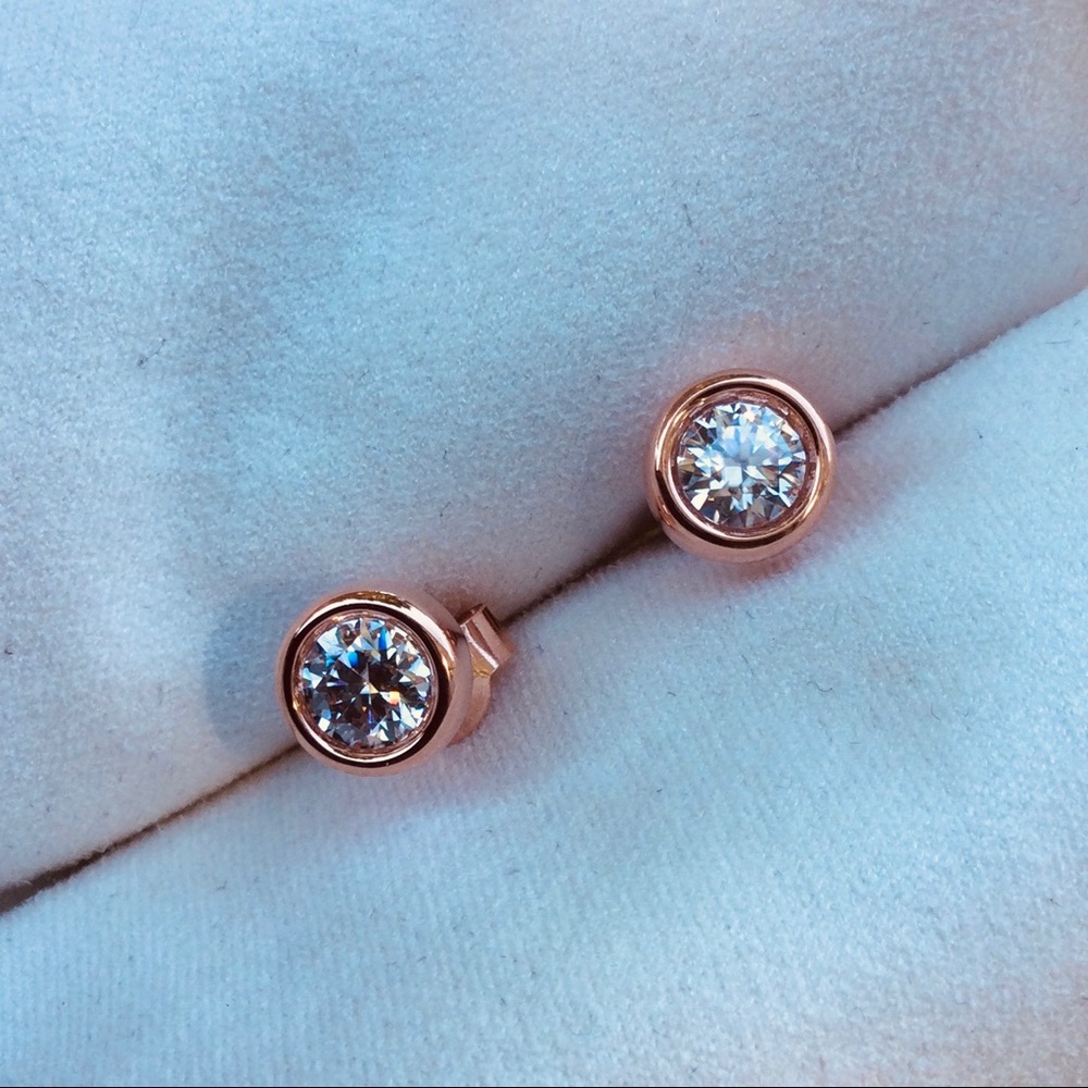 1.CARAT Diamond Moissanite Studs